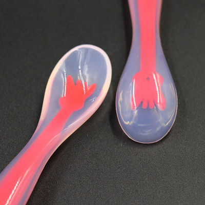 La goma de silicona resistente al calor no tóxica suministra la cuchara para comer práctico
