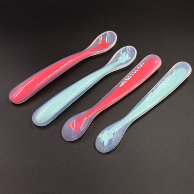 La goma de silicona resistente al calor no tóxica suministra la cuchara para comer práctico